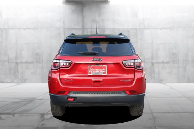 Jeep Compass Vehicle Full-screen Gallery Image 6
