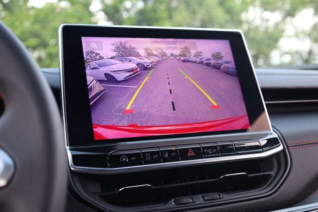 Jeep Compass Vehicle Full-screen Gallery Image 12