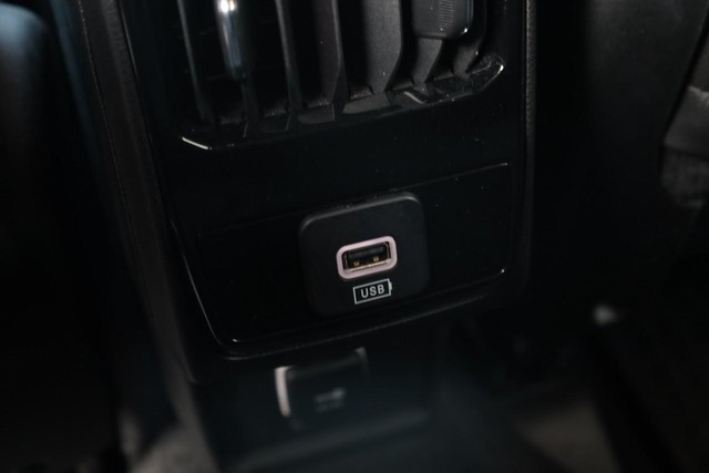 Jeep Compass Vehicle Full-screen Gallery Image 21