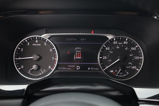 Nissan Pathfinder Vehicle Image 12