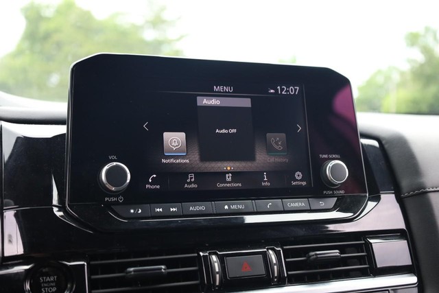 Nissan Pathfinder Vehicle Image 13