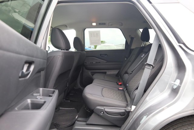 Nissan Pathfinder Vehicle Image 22