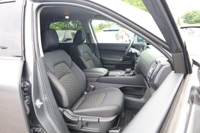Nissan Pathfinder Vehicle Image 27