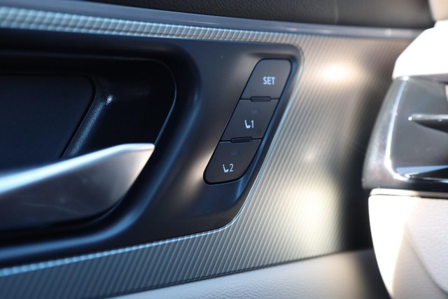 Nissan Murano Vehicle Image 23