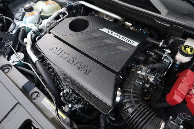 Nissan Rogue Vehicle Full-screen Gallery Image 25