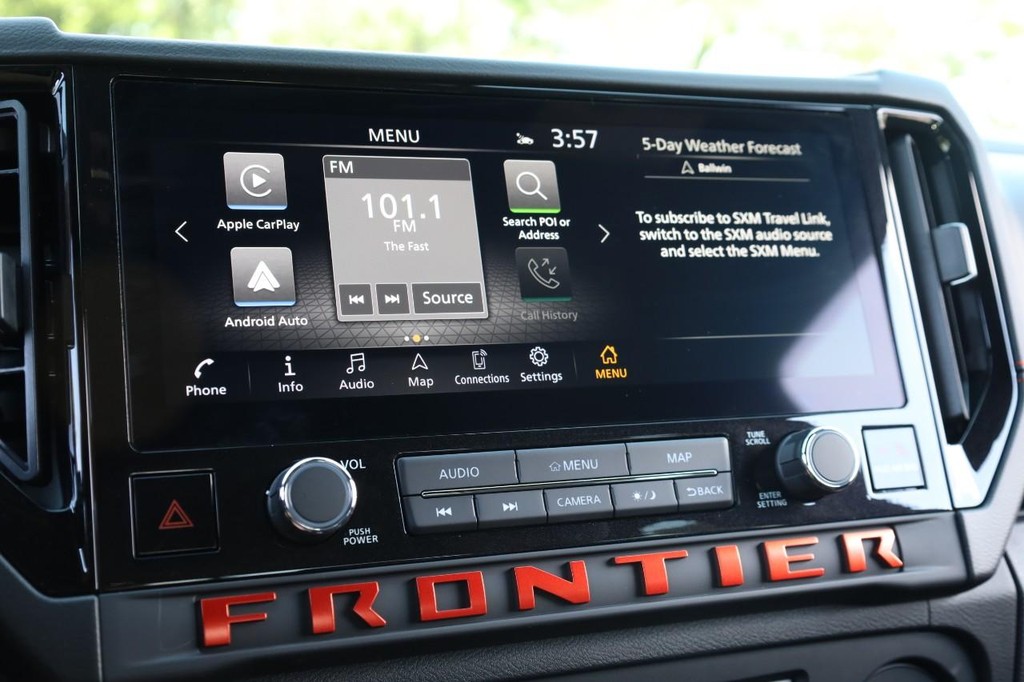 Nissan Frontier Vehicle Full-screen Gallery Image 12