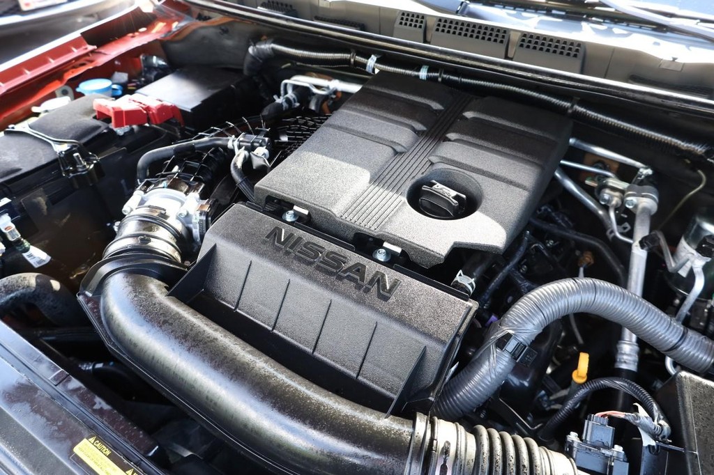 Nissan Frontier Vehicle Full-screen Gallery Image 27
