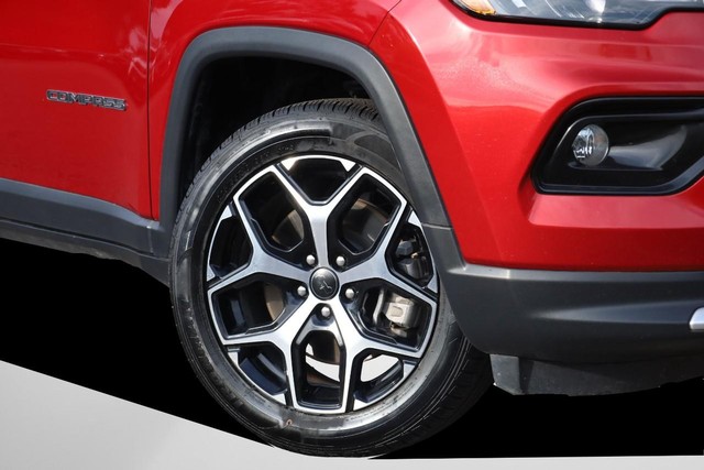 Jeep Compass Vehicle Full-screen Gallery Image 3