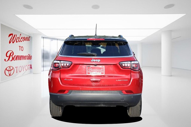 Jeep Compass Vehicle Full-screen Gallery Image 6
