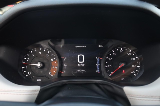 Jeep Compass Vehicle Full-screen Gallery Image 10