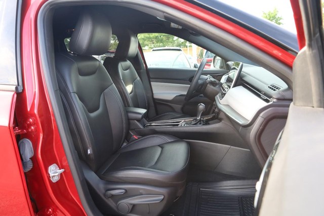 Jeep Compass Vehicle Full-screen Gallery Image 24