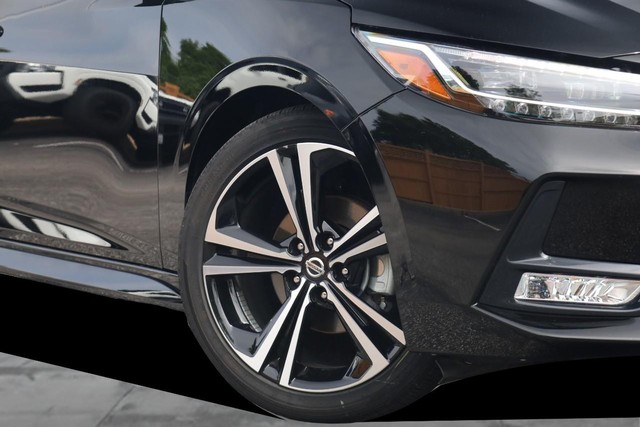 Nissan Sentra Vehicle Image 03