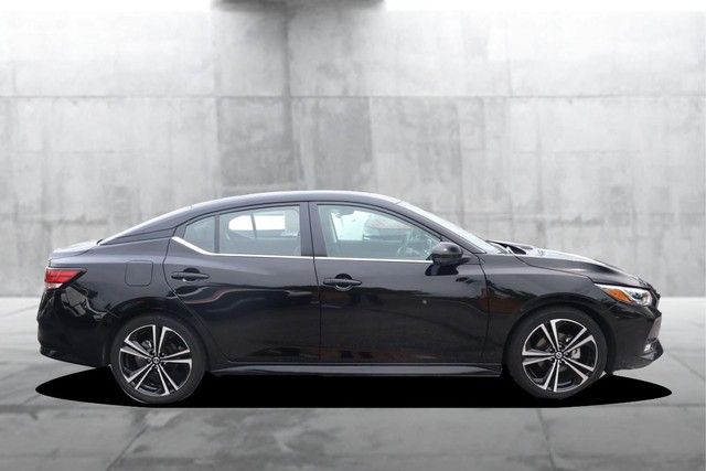 Nissan Sentra Vehicle Image 04