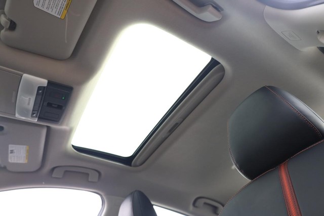 Nissan Sentra Vehicle Image 09