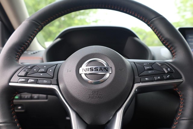 Nissan Sentra Vehicle Image 10