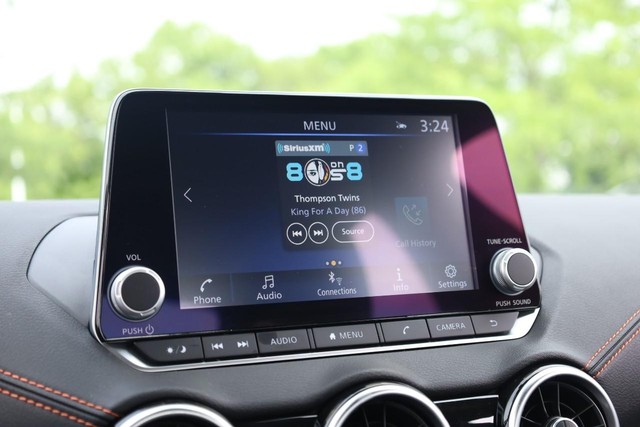 Nissan Sentra Vehicle Image 12