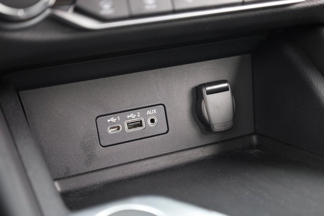 Nissan Sentra Vehicle Image 16
