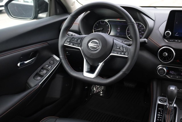 Nissan Sentra Vehicle Image 24