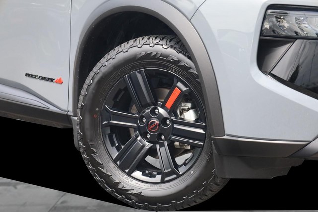 Nissan Rogue Vehicle Image 03