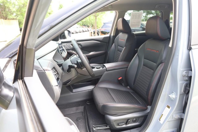 Nissan Rogue Vehicle Image 08