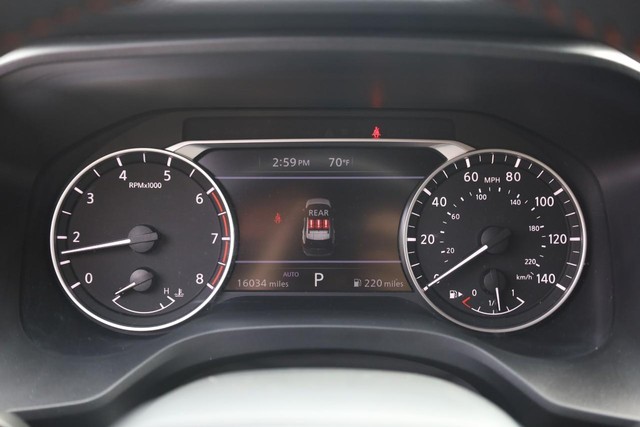 Nissan Rogue Vehicle Image 10