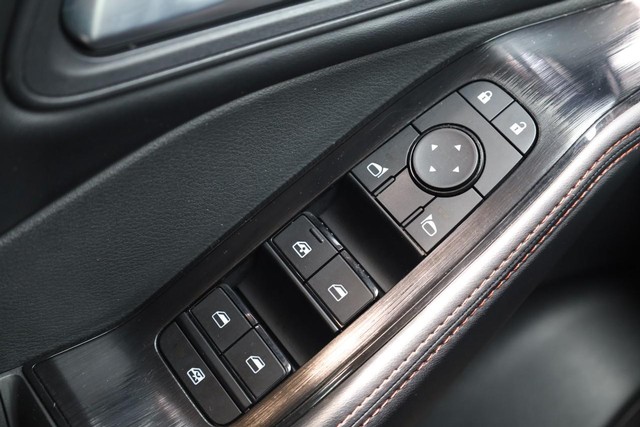 Nissan Rogue Vehicle Image 17