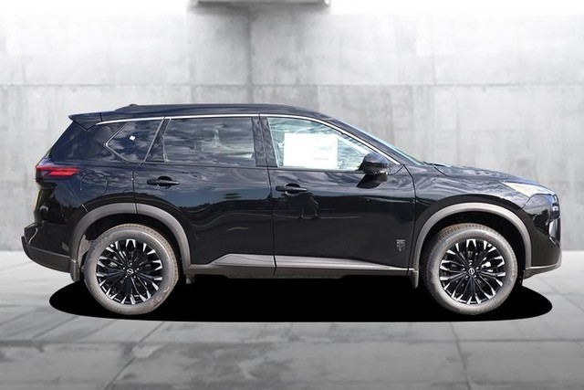 Nissan Rogue Vehicle Image 05