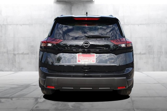 Nissan Rogue Vehicle Image 06