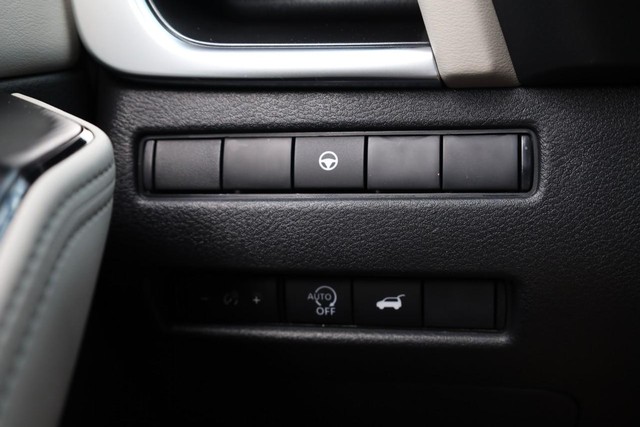 Nissan Rogue Vehicle Image 20