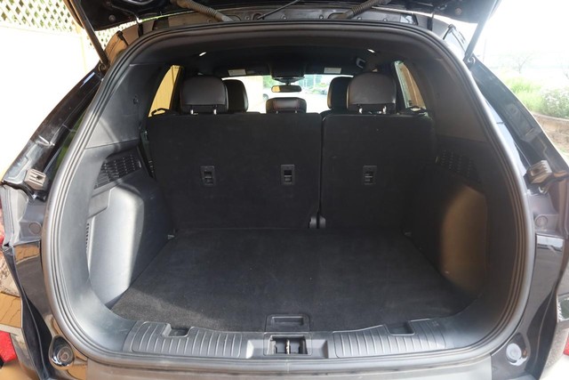 Ford Escape Vehicle Full-screen Gallery Image 07