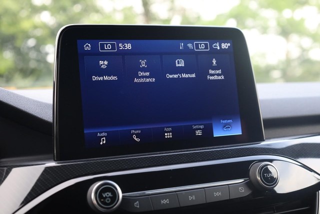 Ford Escape Vehicle Full-screen Gallery Image 11