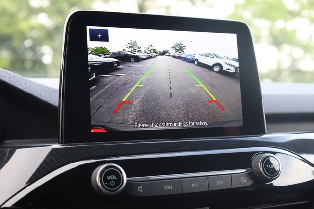 Ford Escape Vehicle Full-screen Gallery Image 12
