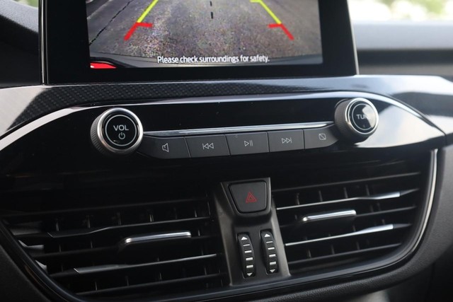 Ford Escape Vehicle Full-screen Gallery Image 13