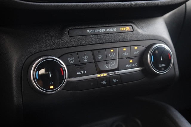 Ford Escape Vehicle Full-screen Gallery Image 14
