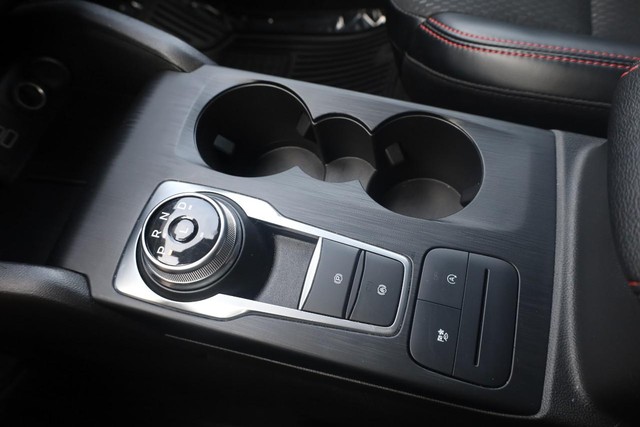 Ford Escape Vehicle Full-screen Gallery Image 16