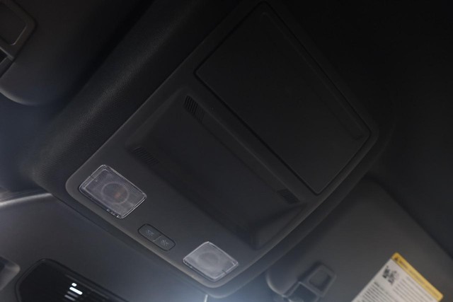 Ford Escape Vehicle Full-screen Gallery Image 17
