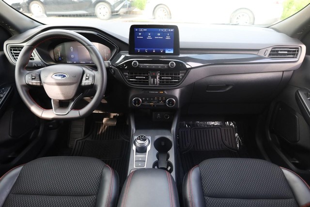 Ford Escape Vehicle Full-screen Gallery Image 22