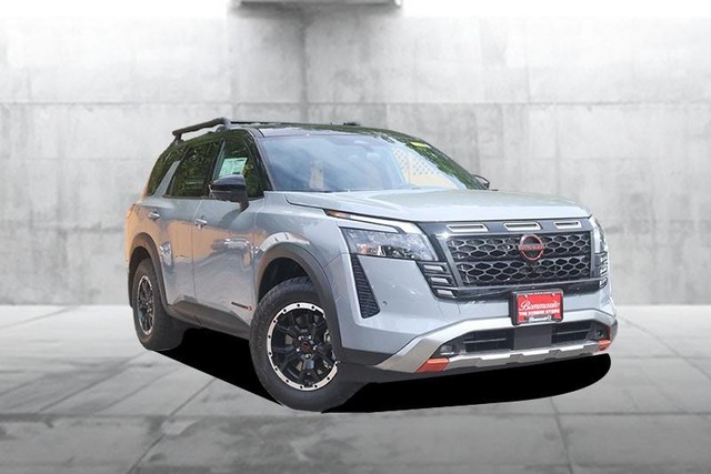 Nissan Pathfinder Vehicle Image 02
