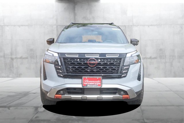 Nissan Pathfinder Vehicle Image 04