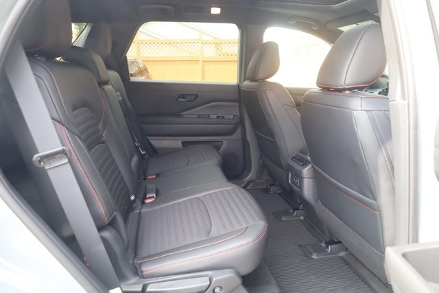 Nissan Pathfinder Vehicle Image 22