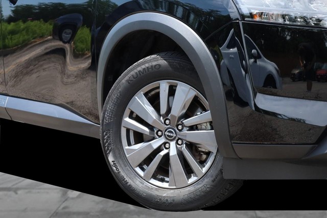 Nissan Pathfinder Vehicle Image 03