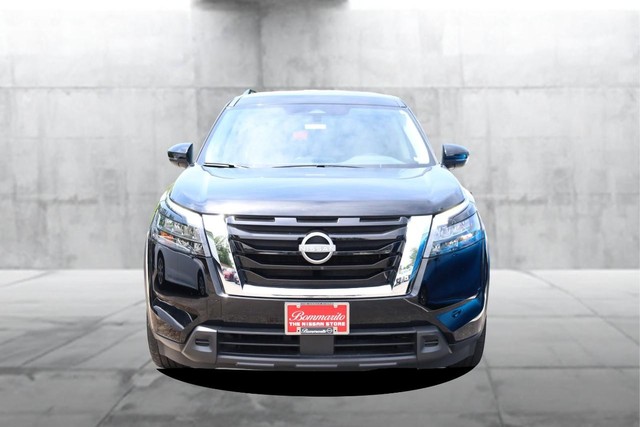 Nissan Pathfinder Vehicle Image 04