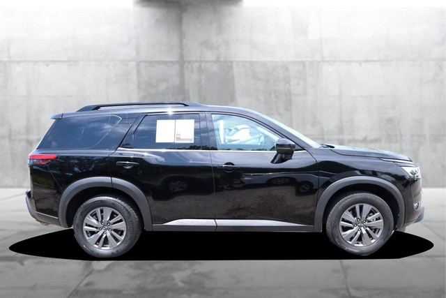 Nissan Pathfinder Vehicle Image 05