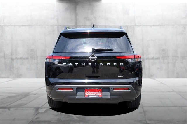 Nissan Pathfinder Vehicle Image 06
