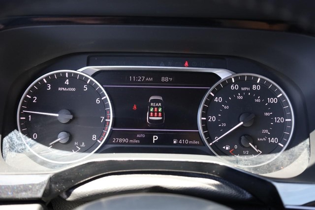 Nissan Pathfinder Vehicle Image 12