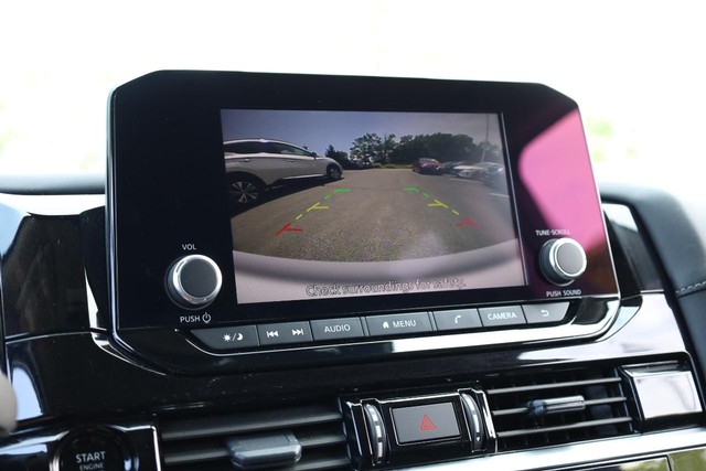 Nissan Pathfinder Vehicle Image 14