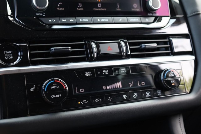Nissan Pathfinder Vehicle Image 15