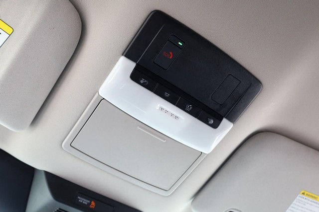 Nissan Pathfinder Vehicle Image 18