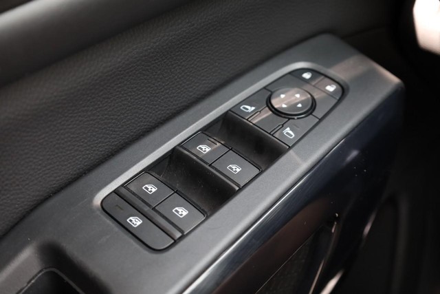 Nissan Pathfinder Vehicle Image 19