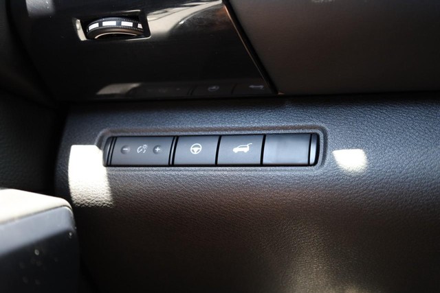 Nissan Pathfinder Vehicle Image 20
